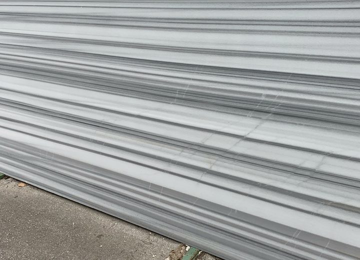 Lastra Striato Olimpo con venature grigie lineari